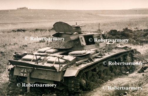 Pz.Kpfw. III Ausf.N (Fgst.Nr.74961) DAK s.Pz.Abt.501 #832 {021}{a} El Guettar, Tunisia, March 1943.jpg